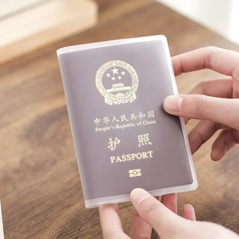 Capa de Passaporte em PVC Tran - Travel Accessories Essentials avaliação e preço